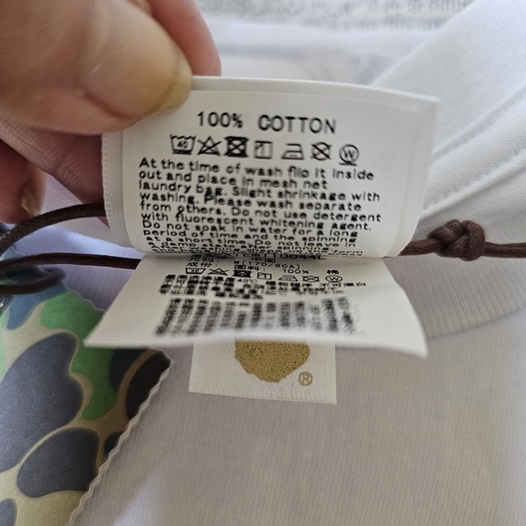 A Bathing Ape Men's White Graphic Logo T-Shirt Crew Neck Size L - Picture 6 of 10